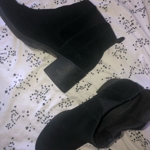 Black Divided Boots